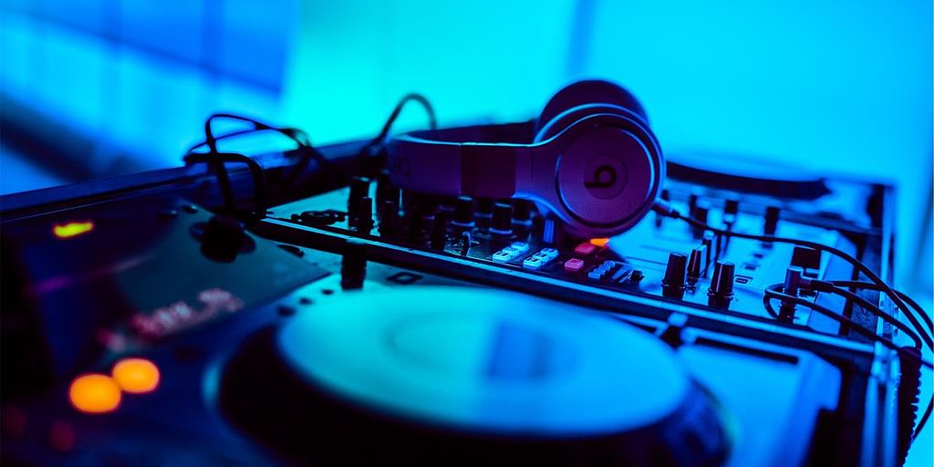 DJ in the house!